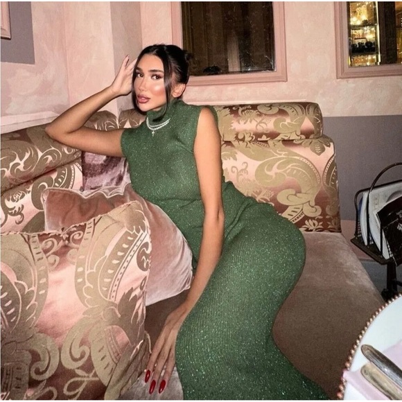 ZARA Fitted knit Midi Dress - fits size S/M - Picture 2 of 9